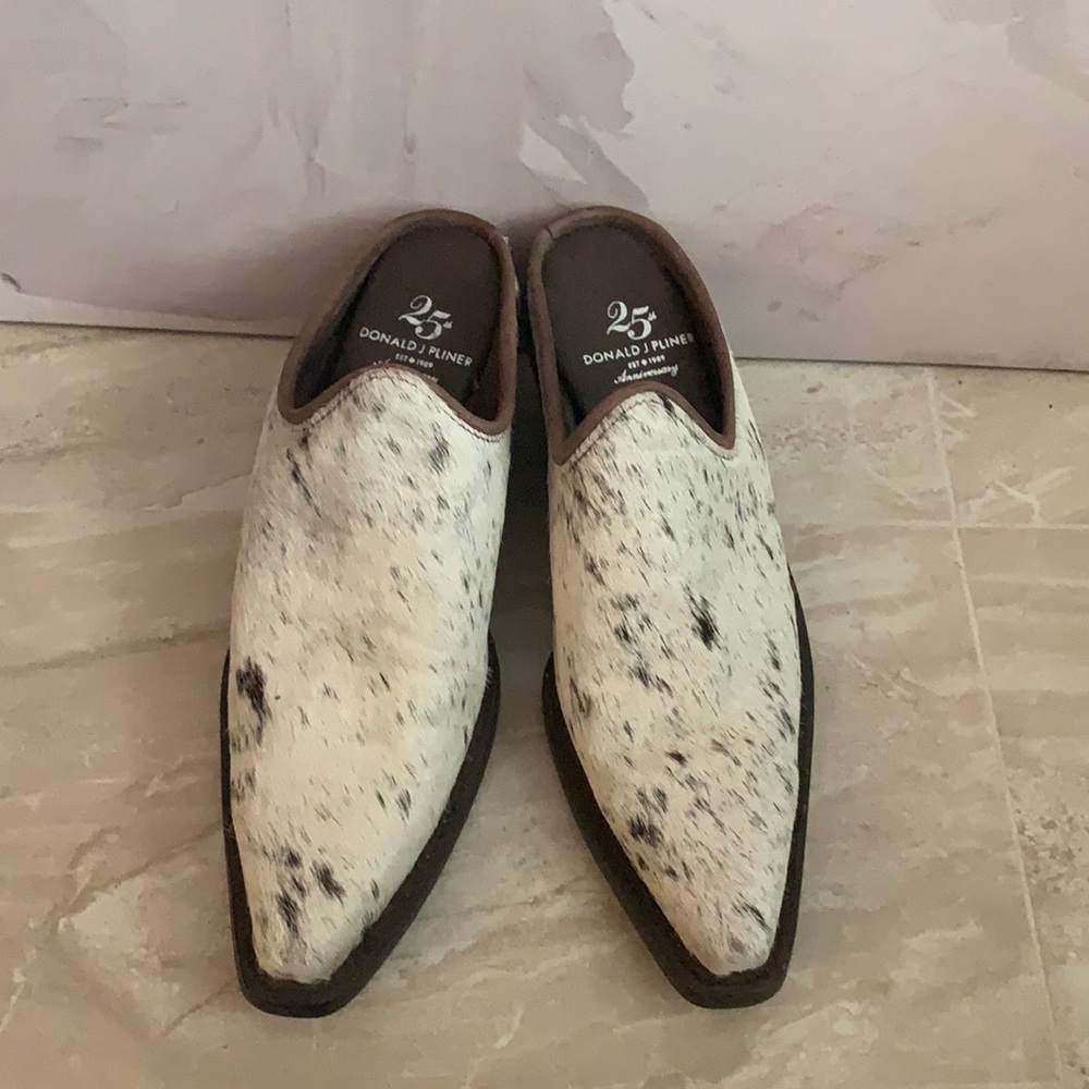 Donald J. Pilner 
25th Anniversary Shoes
Never Warn
Size 7